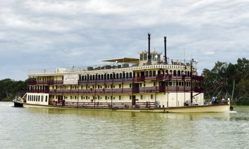 Murray River Houseboat Adventure. South Australia