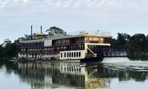 Murray River Houseboat Adventure. South Australia